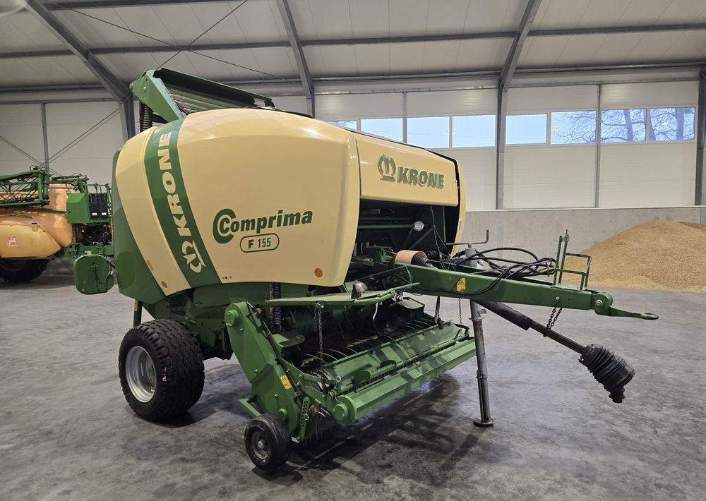 Krone Comprima F 155 - Máquina para produção de feno: foto 2 Krone Comprima F 155 - Máquina para produção de feno: foto 2