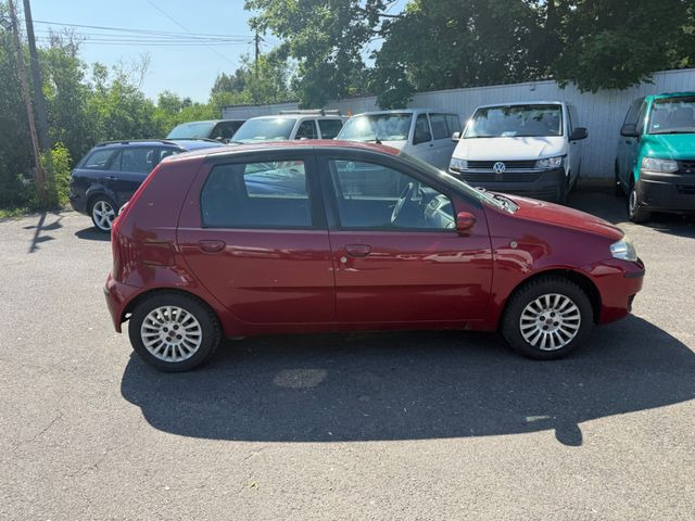 Fiat Punto Aktueller HU Motorschaden - Sedã: foto 3 Fiat Punto Aktueller HU Motorschaden - Sedã: foto 3