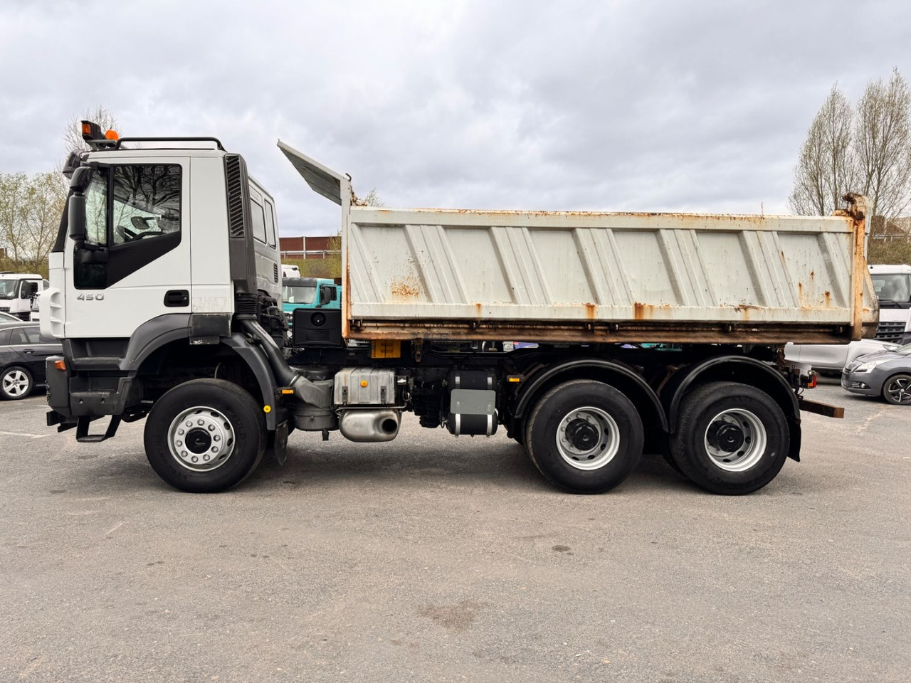Caminhão basculante Iveco Magirus 450 6x6 Kipper: foto 6