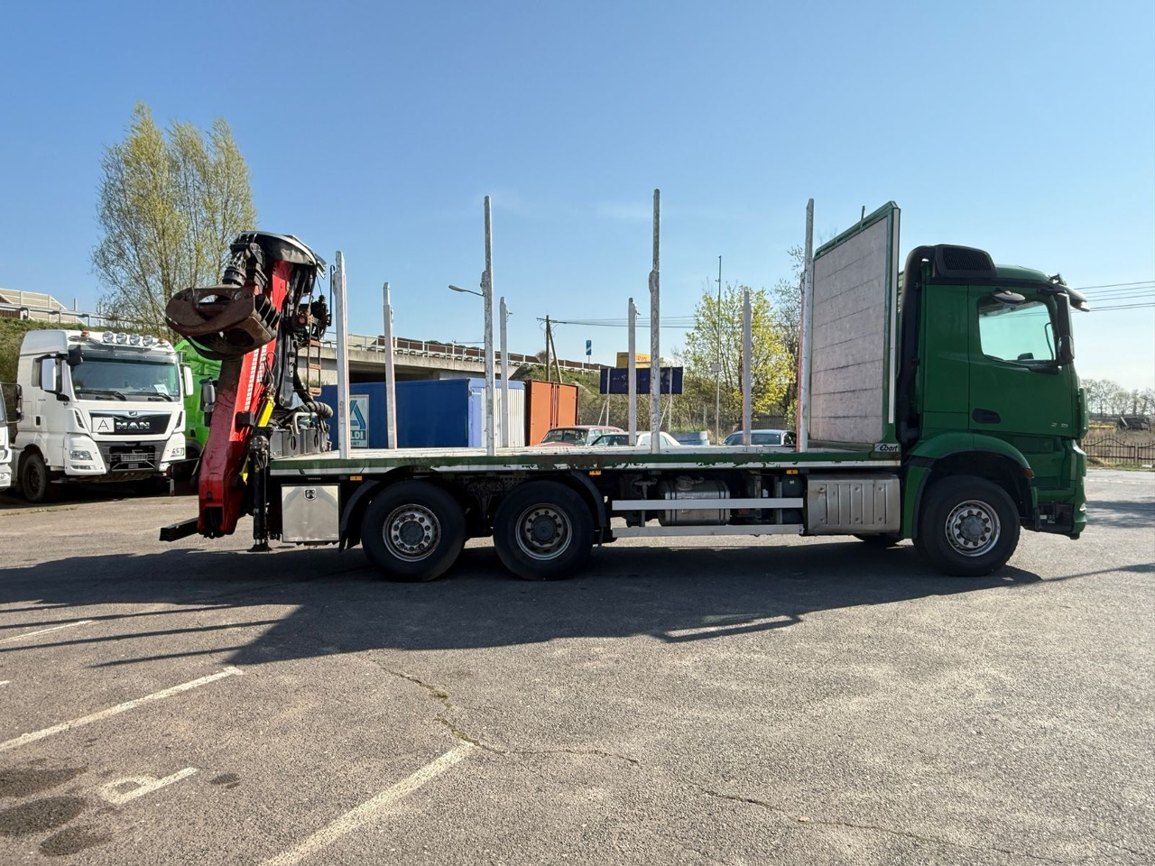 Mercedes-Benz Actros 2571 Holztransporter mit Kran - Caminhão florestal, Caminhão grua: foto 5 Mercedes-Benz Actros 2571 Holztransporter mit Kran - Caminhão florestal, Caminhão grua: foto 5