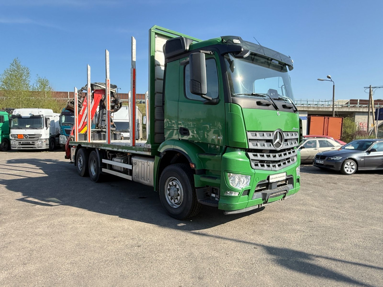 Mercedes-Benz Actros 2571 Holztransporter mit Kran - Caminhão florestal, Caminhão grua: foto 2 Mercedes-Benz Actros 2571 Holztransporter mit Kran - Caminhão florestal, Caminhão grua: foto 2