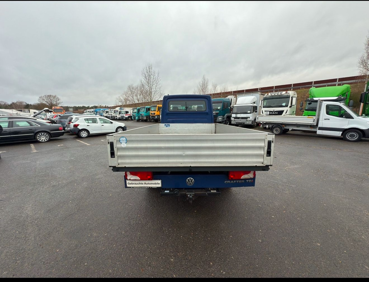 Volkswagen Crafter Pritsche 35 lang L3 Doppelkabine - Furgão caixa aberta: foto 5 Volkswagen Crafter Pritsche 35 lang L3 Doppelkabine - Furgão caixa aberta: foto 5