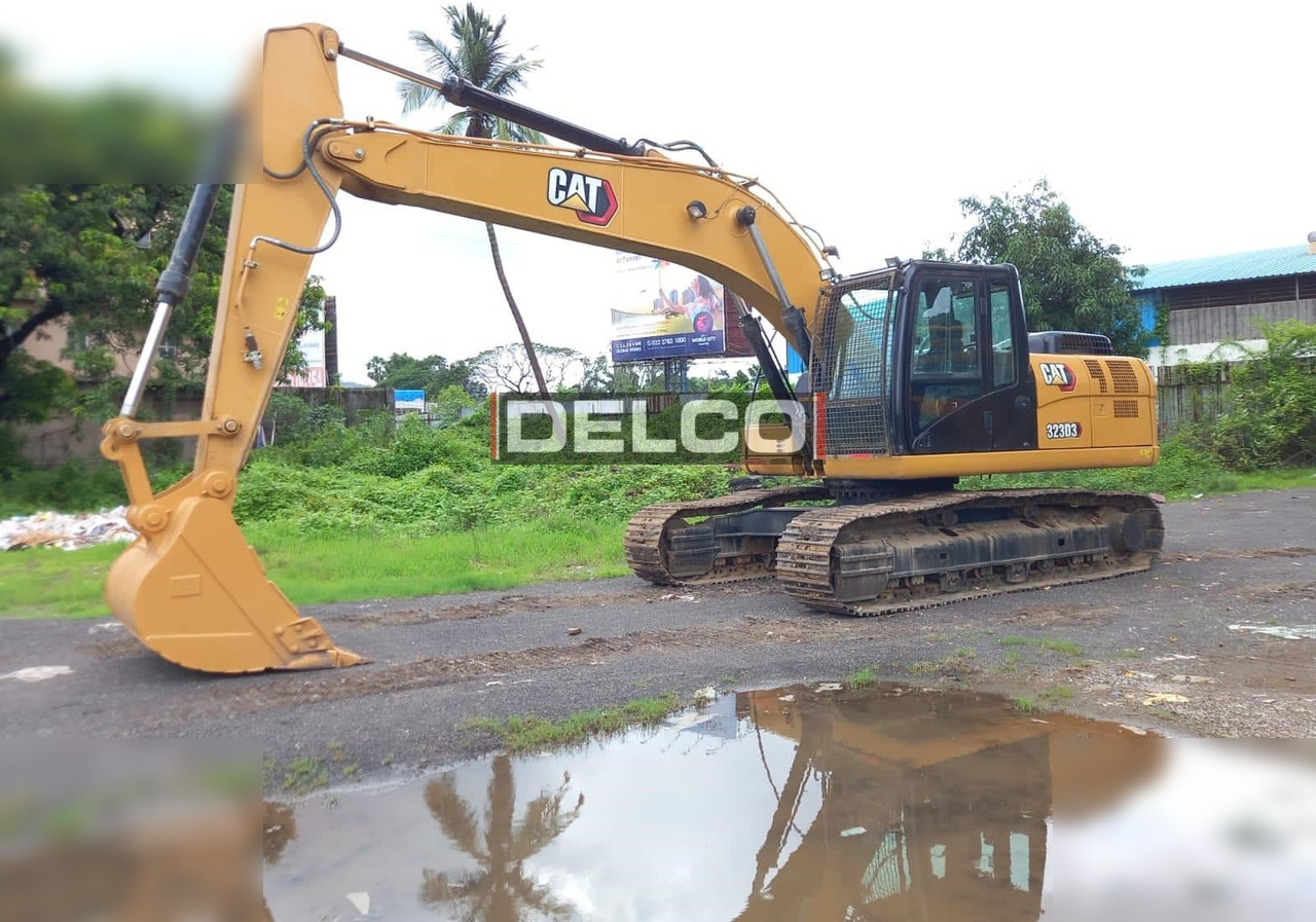 CATERPILLAR 323D3 - Escavadora de rastos: foto 3 CATERPILLAR 323D3 - Escavadora de rastos: foto 3