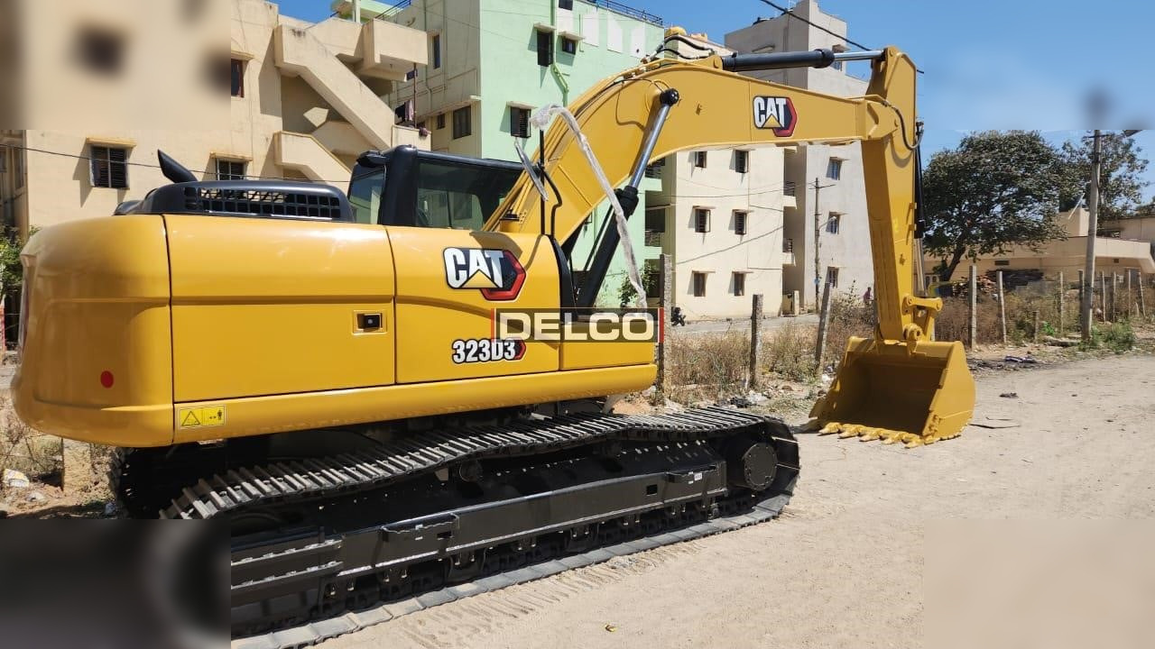 CATERPILLAR 323D3 - Escavadora de rastos: foto 1 CATERPILLAR 323D3 - Escavadora de rastos: foto 1