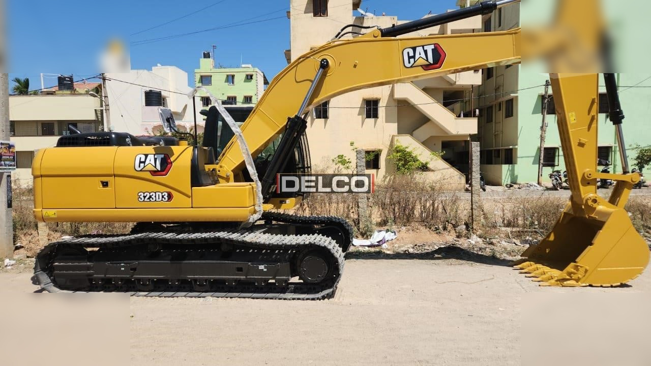 CATERPILLAR 323D3 - Escavadora de rastos: foto 3 CATERPILLAR 323D3 - Escavadora de rastos: foto 3