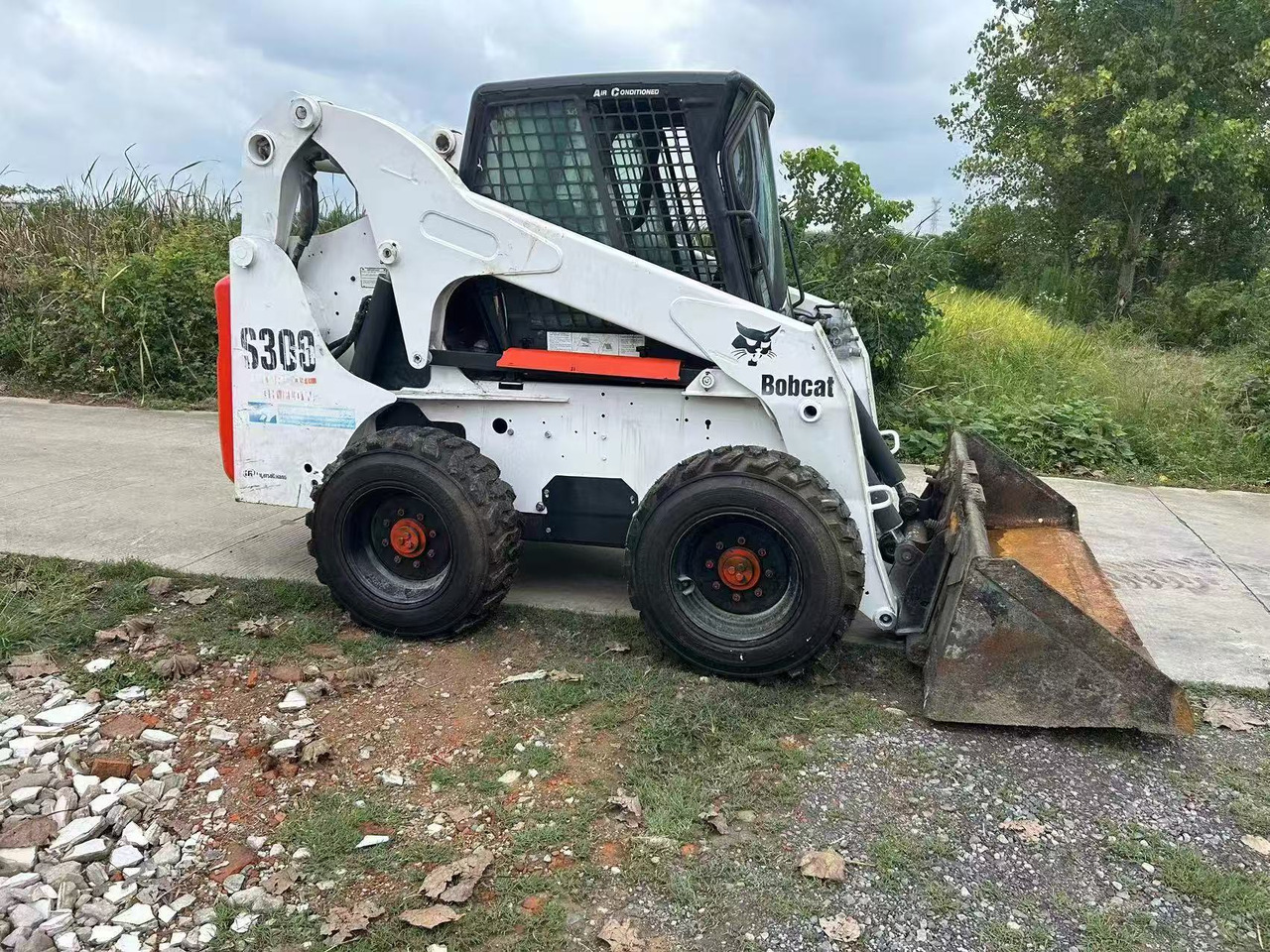 Bobcat S300 - Mini carregadeira: foto 1 Bobcat S300 - Mini carregadeira: foto 1
