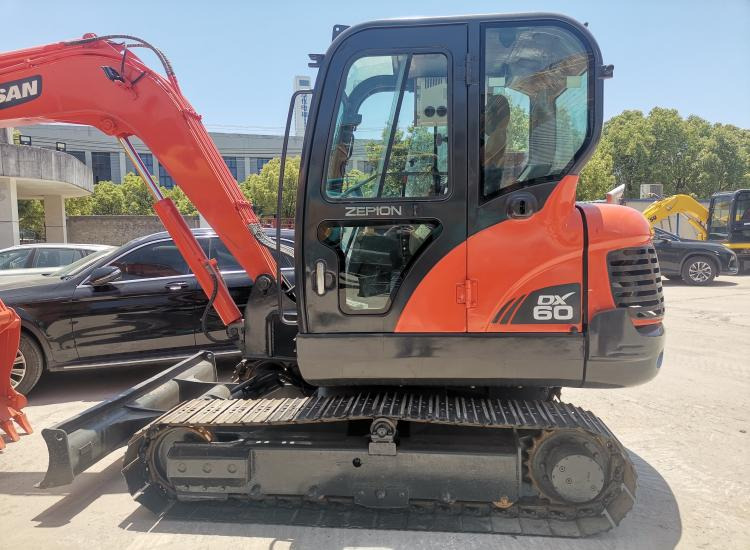 Doosan DX60 - Mini escavadeira: foto 3 Doosan DX60 - Mini escavadeira: foto 3