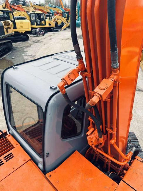 Hitachi EX60 - Escavadora de rastos: foto 4 Hitachi EX60 - Escavadora de rastos: foto 4