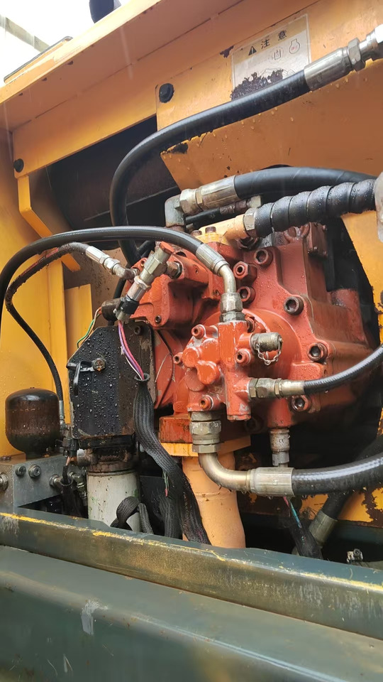 Hyundai 210 - Escavadeira de rodas: foto 4 Hyundai 210 - Escavadeira de rodas: foto 4