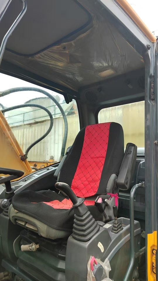 Hyundai 210 - Escavadeira de rodas: foto 5 Hyundai 210 - Escavadeira de rodas: foto 5