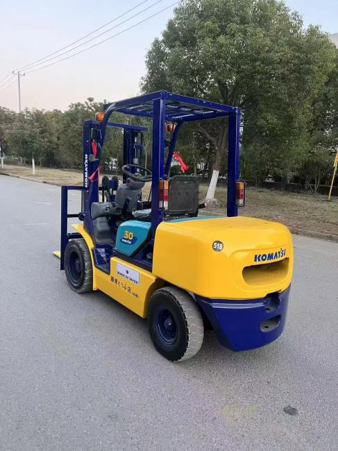 Komatsu FD30 - Plataforma de Tijera/ Plataforma de tesoura: foto 2 Komatsu FD30 - Plataforma de Tijera/ Plataforma de tesoura: foto 2