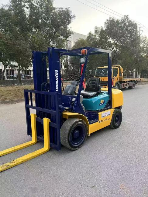 Komatsu FD30 - Plataforma de Tijera/ Plataforma de tesoura: foto 4 Komatsu FD30 - Plataforma de Tijera/ Plataforma de tesoura: foto 4