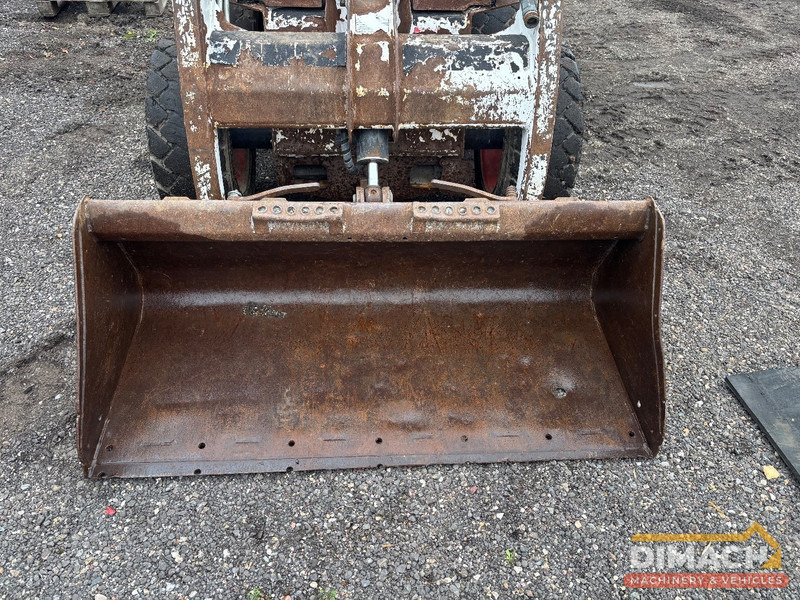 Bobcat S130 - Mini carregadeira: foto 3 Bobcat S130 - Mini carregadeira: foto 3