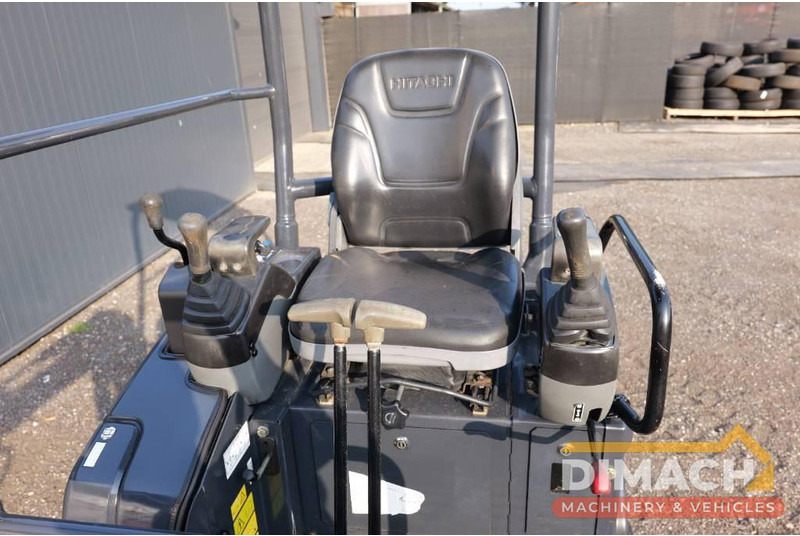 Hitachi ZX 17 CW05 hydraulische snelwissel - Mini escavadeira: foto 4 Hitachi ZX 17 CW05 hydraulische snelwissel - Mini escavadeira: foto 4