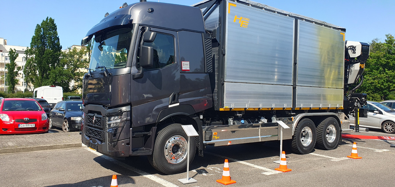 RENAULT TRUCKS CP6x4 Renault zabudowa do biomasy z żyurawiem Tajfun L155ZK/ Renault Biomass body with crane Tajfun L155ZK/ Renault Biomasse-Aufbau mit Kran Tajfun L155ZK - Caminhão florestal: foto 1 RENAULT TRUCKS CP6x4 Renault zabudowa do biomasy z żyurawiem Tajfun L155ZK/ Renault Biomass body with crane Tajfun L155ZK/ Renault Biomasse-Aufbau mit Kran Tajfun L155ZK - Caminhão florestal: foto 1