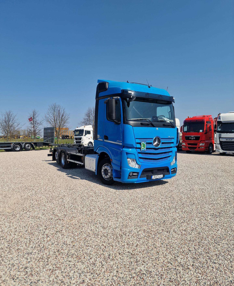 Mercedes-Benz Actros 2543 - Caminhão transportador de contêineres/ Caixa móvel: foto 1 Mercedes-Benz Actros 2543 - Caminhão transportador de contêineres/ Caixa móvel: foto 1