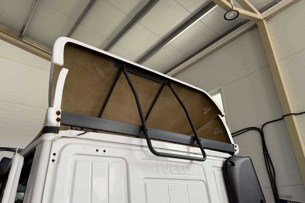 Iveco Spoileris - Peça de reposição de Caminhão: foto 3 Iveco Spoileris - Peça de reposição de Caminhão: foto 3