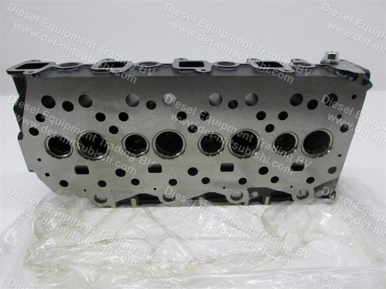 MITSUBISHI HEAD ASM; CYLINDER S4S INDIRECT (W/O VALVES) - Cabeça do motor de Equipamento industrial: foto 2 MITSUBISHI HEAD ASM; CYLINDER S4S INDIRECT (W/O VALVES) - Cabeça do motor de Equipamento industrial: foto 2