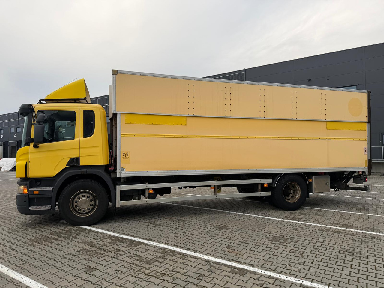 SCANIA P230 - Caminhão furgão: foto 3 SCANIA P230 - Caminhão furgão: foto 3