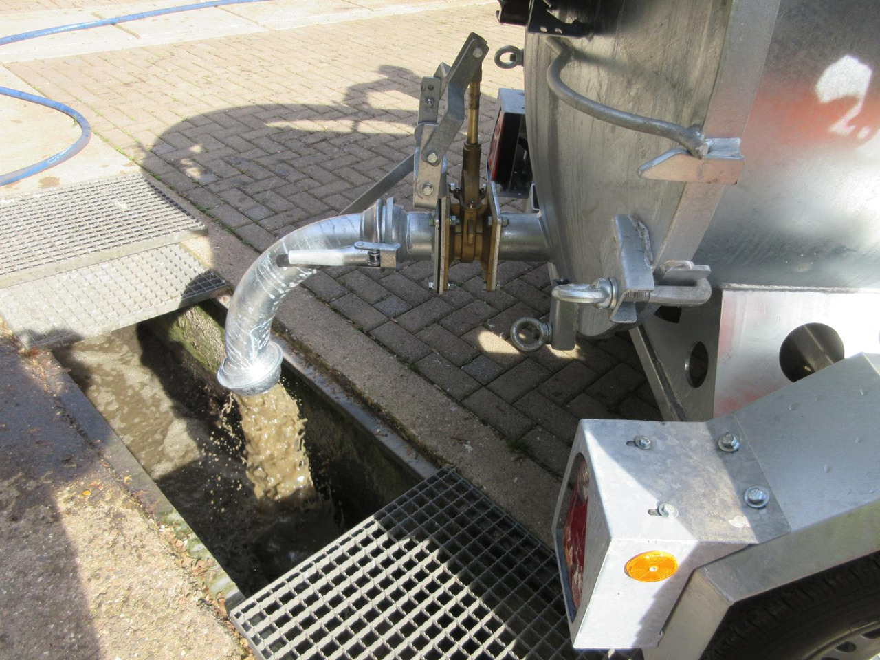 Caminhão limpa fossa nuevo M-Vac 1500 / vacuum system for absorb mud and liquids: foto 9