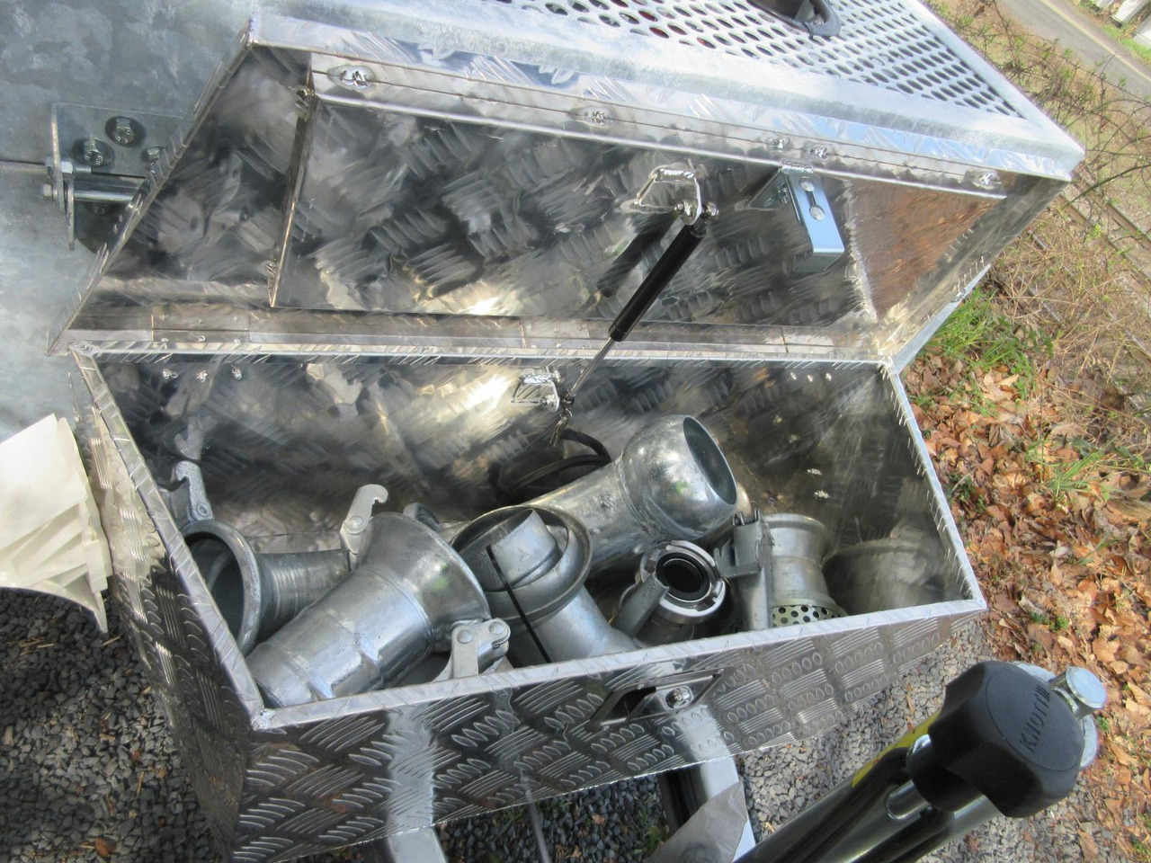 Caminhão limpa fossa nuevo M-Vac 1500 / vacuum system for absorb mud and liquids: foto 10