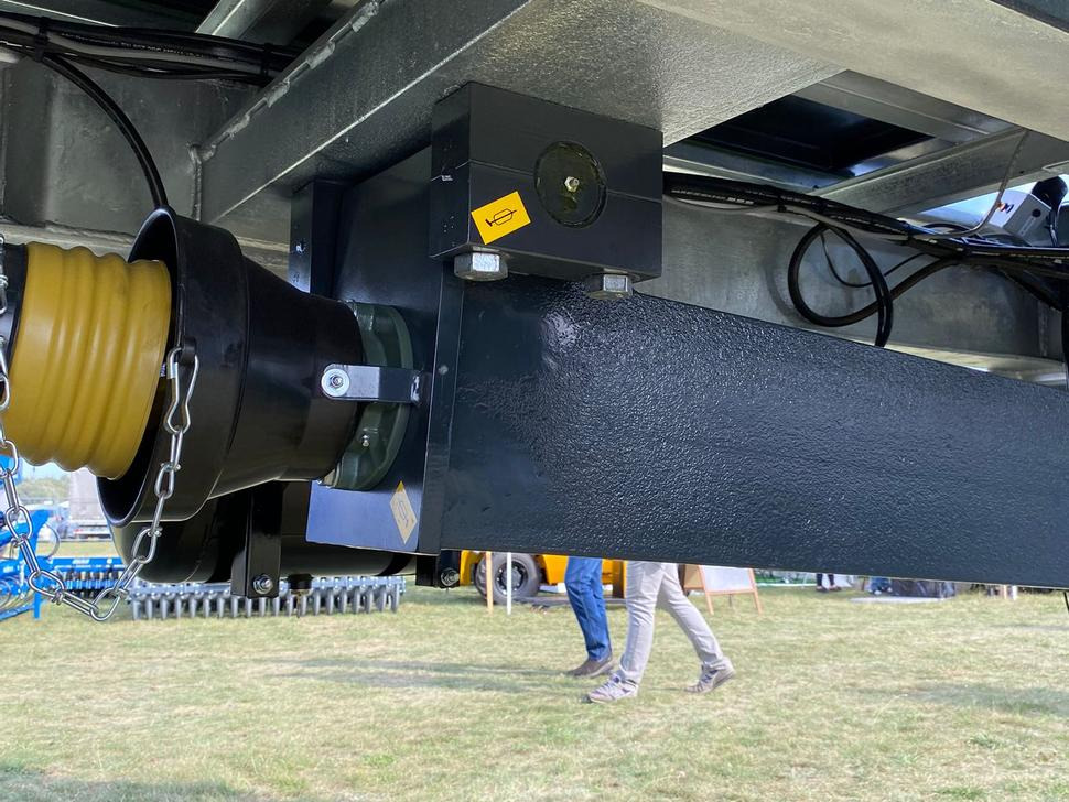 Espalhador de estrume nuevo Auto-Agro Miststreuer / Manure spreader / Epandeur à fumier / Rimorchio spandiconcime / Разбрасыватель органических удобрений / Rozrzutnik obornika Tandem N268: foto 12