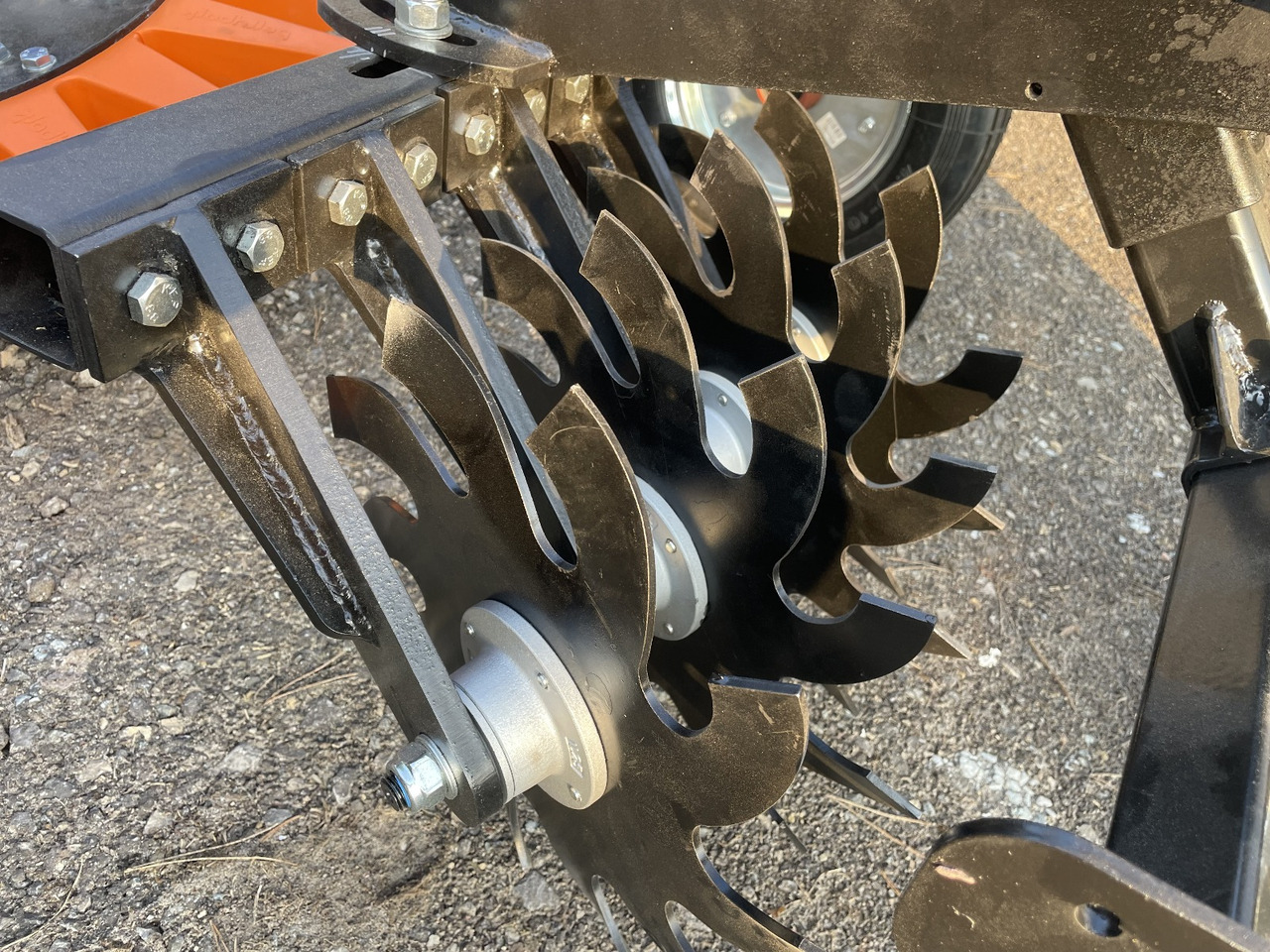 Berrypark Roll- und Fingerhacke / Orchard Weeder / Sarcleuse arboricole / Pielnik sadowniczy - Cultivador: foto 5 Berrypark Roll- und Fingerhacke / Orchard Weeder / Sarcleuse arboricole / Pielnik sadowniczy - Cultivador: foto 5