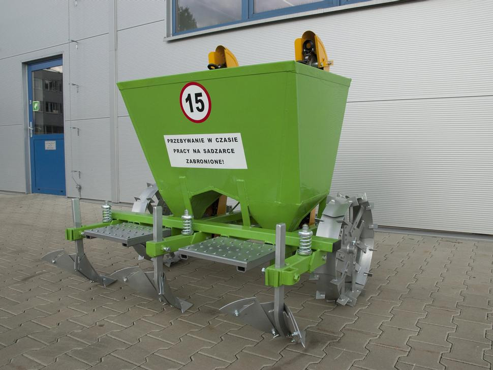 Bomet Kartoffelpflanzmaschine / Potato planter / Planteuse de pomme de terre / Piantapatate / Sadzarka ziemniaków - Semeador de batatas: foto 2 Bomet Kartoffelpflanzmaschine / Potato planter / Planteuse de pomme de terre / Piantapatate / Sadzarka ziemniaków - Semeador de batatas: foto 2