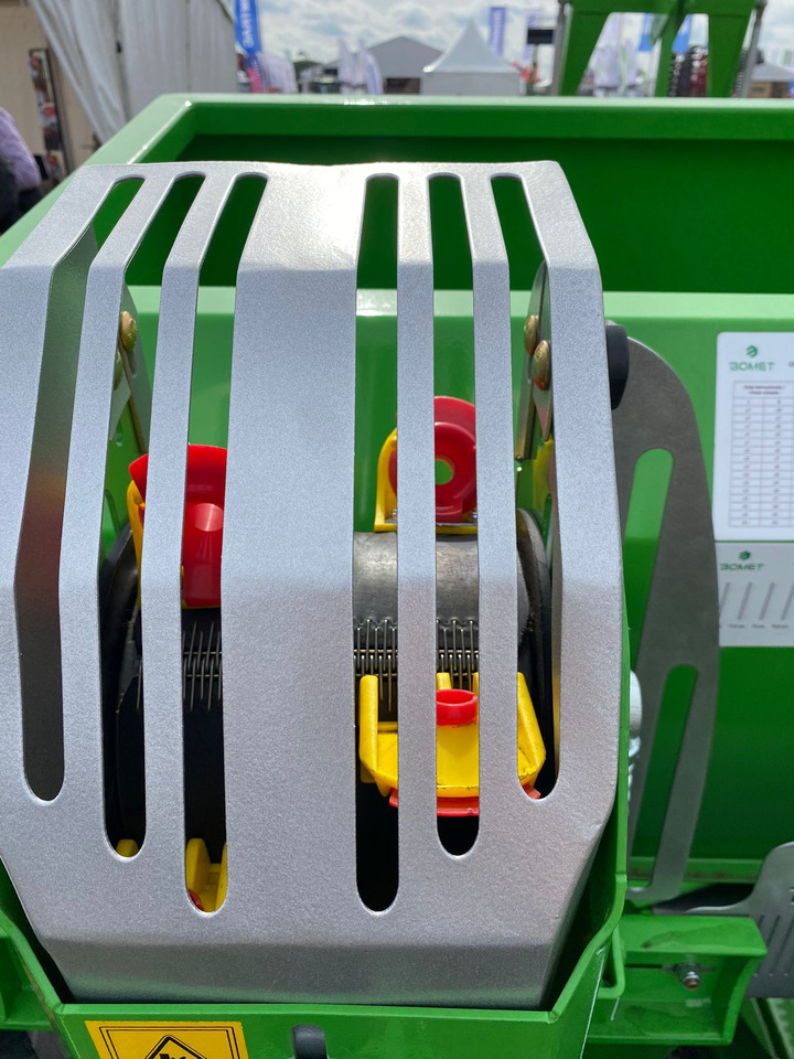 Semeador de batatas nuevo Bomet Kartoffelpflanzmaschine / Potato planter / Planteuse de pomme de terre / Piantapatate / Sadzarka ziemniaków: foto 11 Semeador de batatas nuevo Bomet Kartoffelpflanzmaschine / Potato planter / Planteuse de pomme de terre / Piantapatate / Sadzarka ziemniaków: foto 11