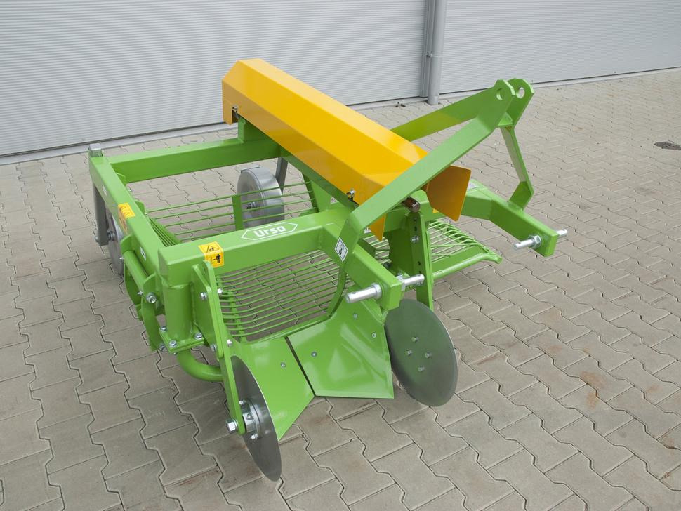Bomet Siebkettenroder / Potato digger / Arracheuse de pomme de terre / Scavapatate / Однорядная картофельная копалка / Kopaczka do ziemniaków Ursa Z655 - Colheitadeira de batatas: foto 4 Bomet Siebkettenroder / Potato digger / Arracheuse de pomme de terre / Scavapatate / Однорядная картофельная копалка / Kopaczka do ziemniaków Ursa Z655 - Colheitadeira de batatas: foto 4