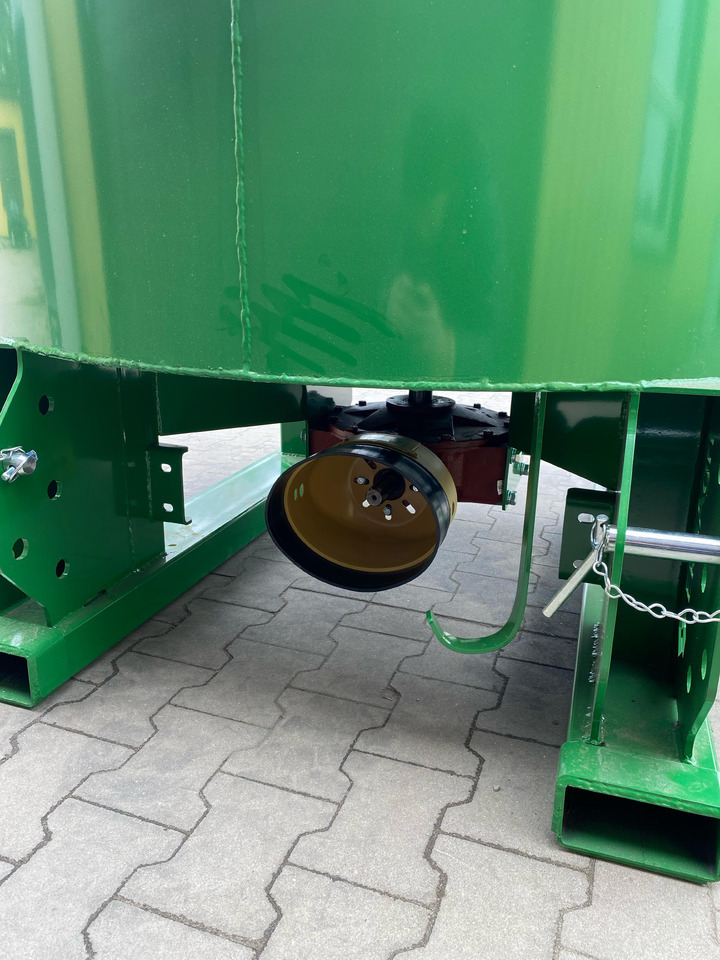 DC Betonmischer / Hydraulic concrete mixer / Malaxeur à béton hydraulique / Betoniera / Бетономешалка с гидравлическим приводом / Betoniarka hydrauliczna 800 l - Betoneira: foto 4 DC Betonmischer / Hydraulic concrete mixer / Malaxeur à béton hydraulique / Betoniera / Бетономешалка с гидравлическим приводом / Betoniarka hydrauliczna 800 l - Betoneira: foto 4