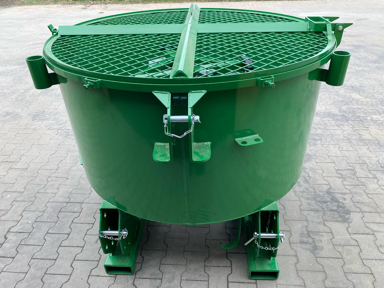 DC Betonmischer / Hydraulic concrete mixer / Malaxeur à béton hydraulique / Betoniera / Бетономешалка с гидравлическим приводом / Betoniarka hydrauliczna 800 l - Betoneira: foto 1 DC Betonmischer / Hydraulic concrete mixer / Malaxeur à béton hydraulique / Betoniera / Бетономешалка с гидравлическим приводом / Betoniarka hydrauliczna 800 l - Betoneira: foto 1