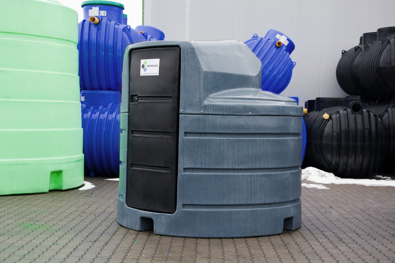 DC Dieseltank / Double-walled fuel tank for diesel fuel / Cuve à gasoil / Sebatoio gasolio / Бак для дизельного топлива / Zbiornik 2500 l - Depósito de armazenamento: foto 1 DC Dieseltank / Double-walled fuel tank for diesel fuel / Cuve à gasoil / Sebatoio gasolio / Бак для дизельного топлива / Zbiornik 2500 l - Depósito de armazenamento: foto 1