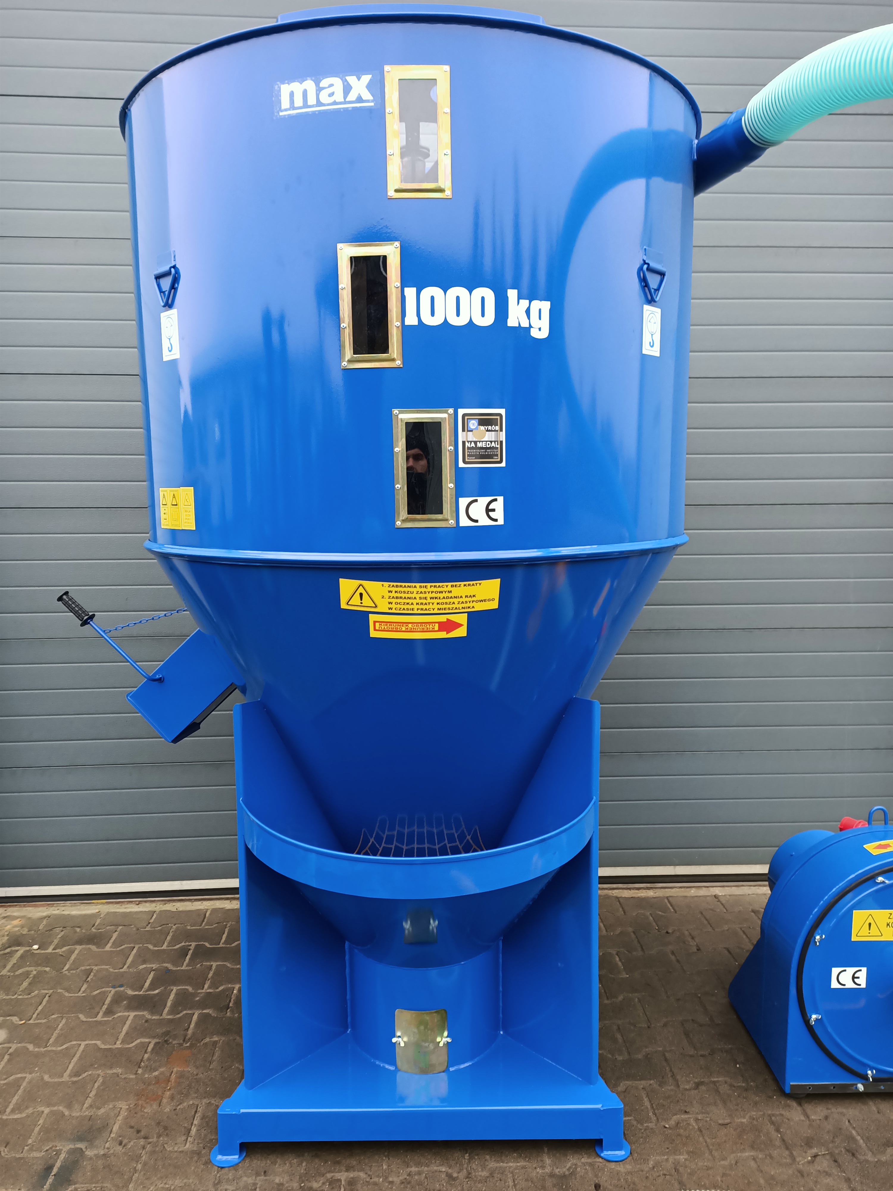 Equipamento de gado nuevo Dozamech Getreidemischanlage / Feed mixer / Melangeuse de fourrage / Miscelatore di mangime / Кормосмеситель / Mieszalnik H-033/2 1000 kg: foto 10