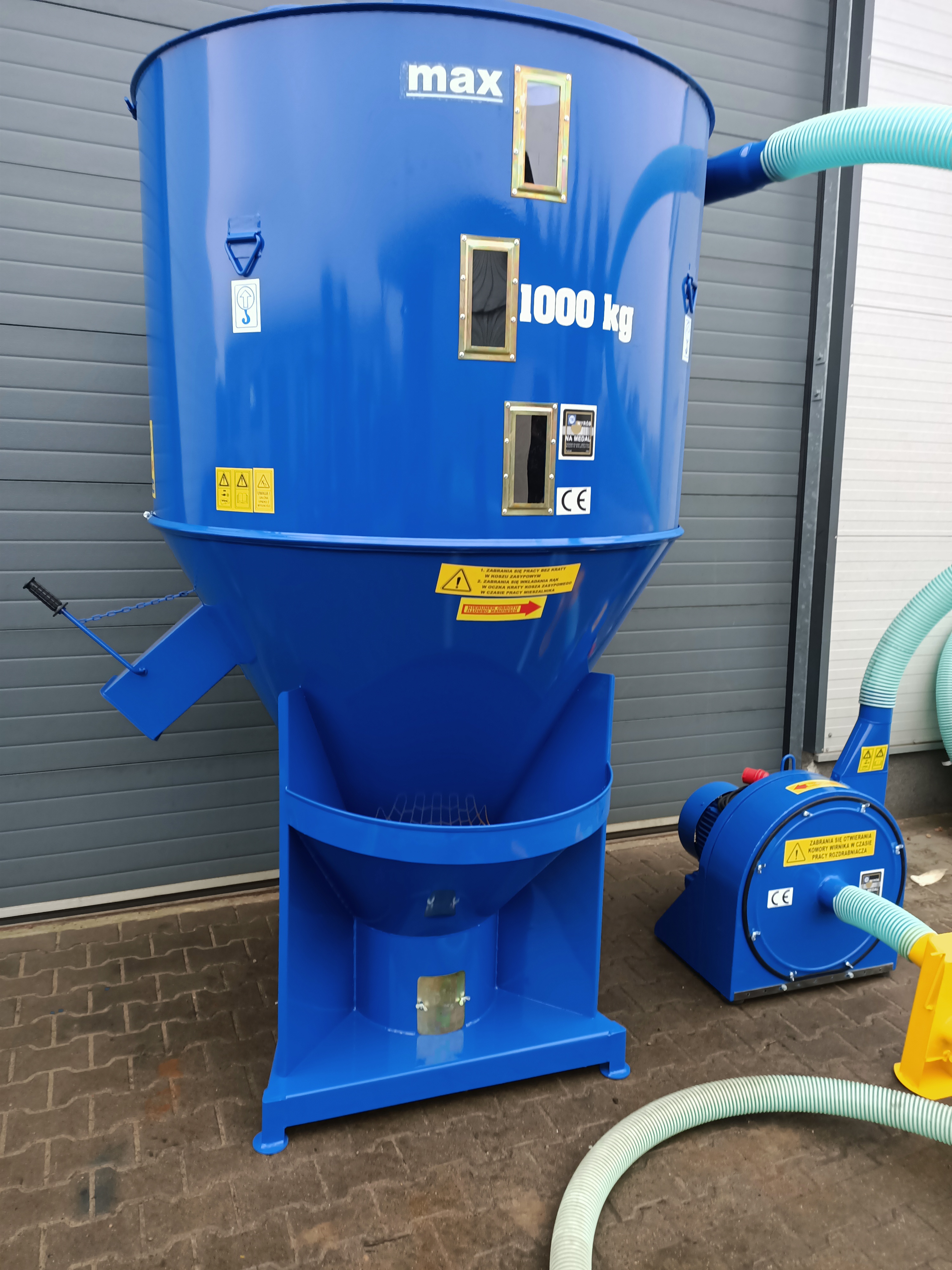 Equipamento de gado nuevo Dozamech Getreidemischanlage / Feed mixer / Melangeuse de fourrage / Miscelatore di mangime / Кормосмеситель / Mieszalnik H-033/2 1000 kg: foto 14
