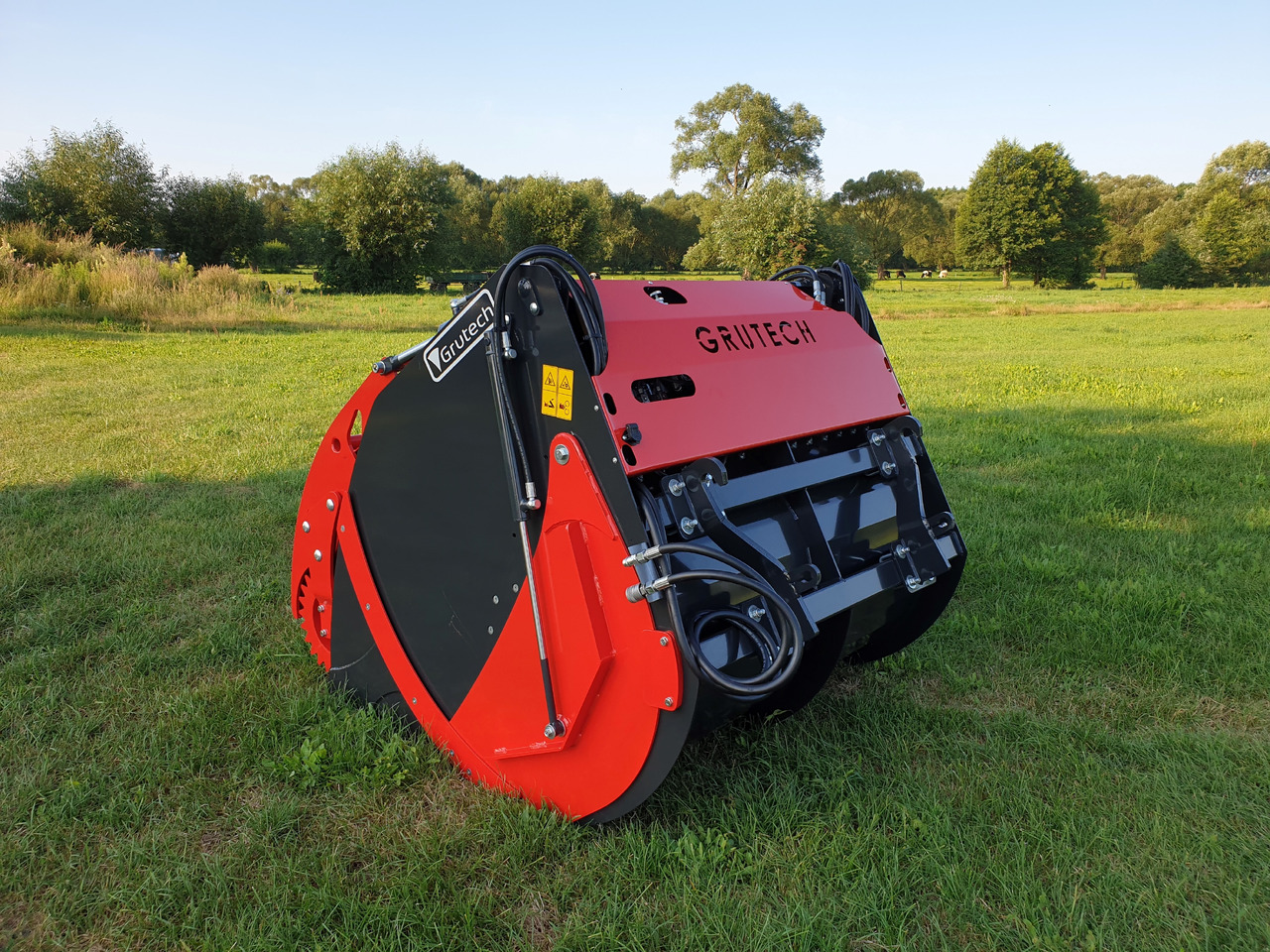 Grutech Futterverteilschaufel / Silage mixer bucket / Godet desileur / Łyżka do zadawania paszy - Equipamento para silagem: foto 4 Grutech Futterverteilschaufel / Silage mixer bucket / Godet desileur / Łyżka do zadawania paszy - Equipamento para silagem: foto 4