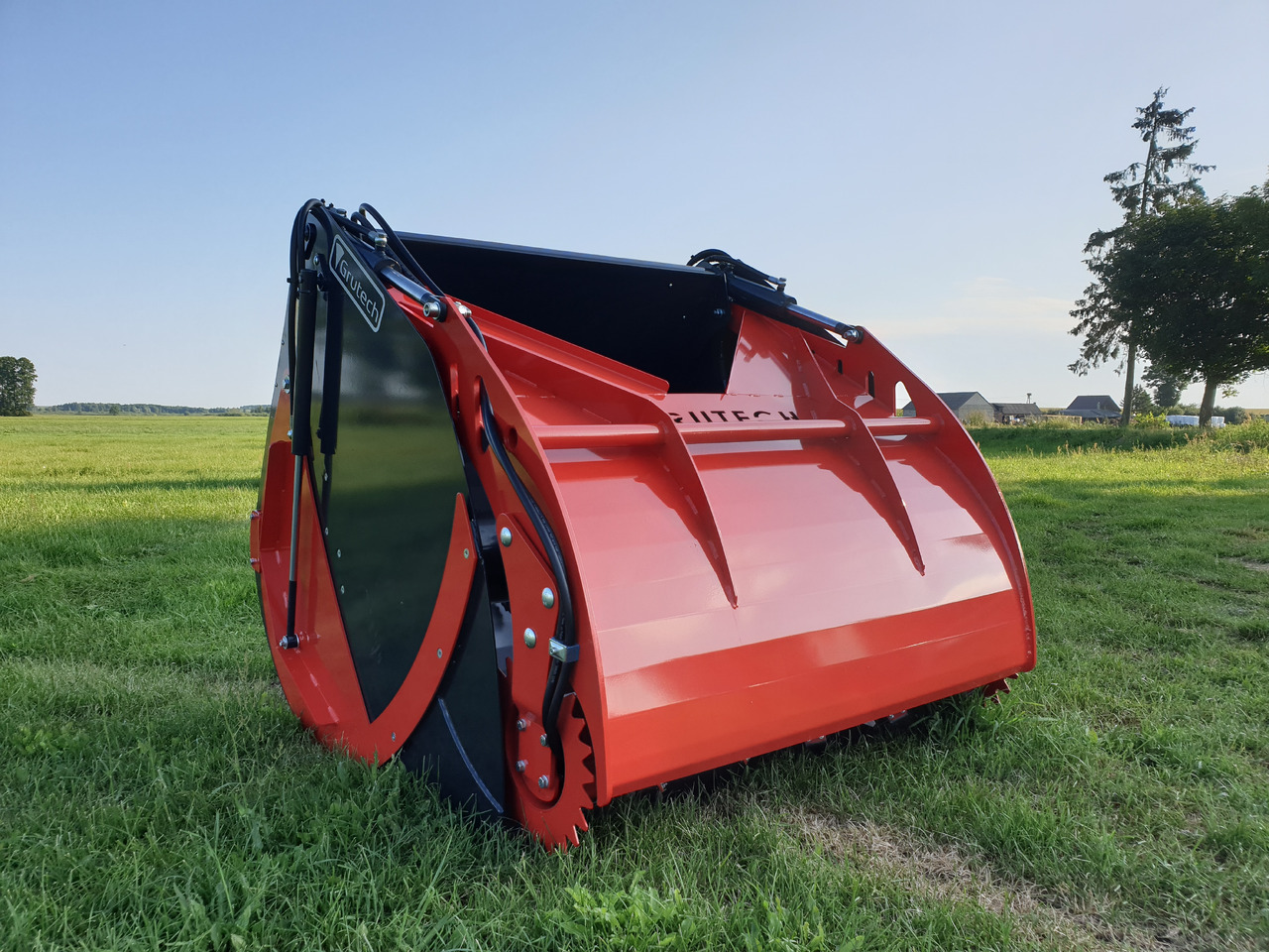 Grutech Futterverteilschaufel / Silage mixer bucket / Godet desileur / Łyżka do zadawania paszy - Equipamento para silagem: foto 5 Grutech Futterverteilschaufel / Silage mixer bucket / Godet desileur / Łyżka do zadawania paszy - Equipamento para silagem: foto 5