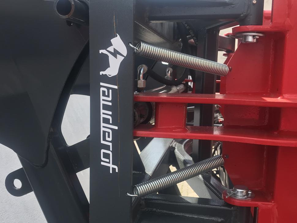 Lauderof Ballenzange / Bale grab / Pince à balles / Pinze per balle / Захват для рулонов / Chwytak do bel - Garra de Trator: foto 3 Lauderof Ballenzange / Bale grab / Pince à balles / Pinze per balle / Захват для рулонов / Chwytak do bel - Garra de Trator: foto 3