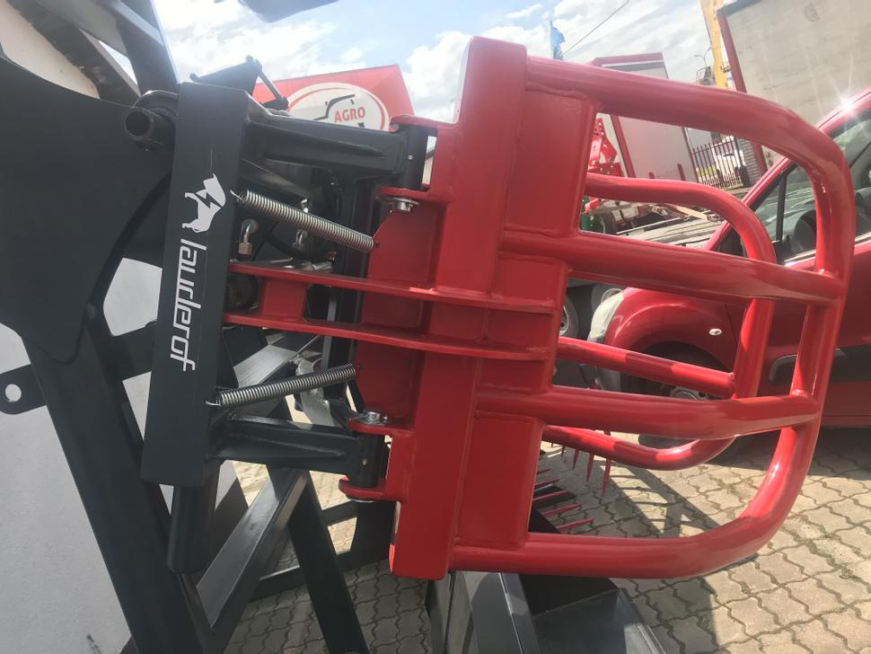 Lauderof Ballenzange / Bale grab / Pince à balles / Pinze per balle / Захват для рулонов / Chwytak do bel - Garra de Trator: foto 2 Lauderof Ballenzange / Bale grab / Pince à balles / Pinze per balle / Захват для рулонов / Chwytak do bel - Garra de Trator: foto 2