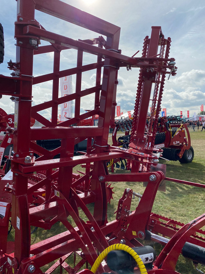 Lupus 7-Felder schwere Zinkenegge / Tine harrow / Herse à dents / Grada de púas de 5 campos / Erpice / 7-польная зубовая борона / Brona zębowa 7 m - Grade: foto 5 Lupus 7-Felder schwere Zinkenegge / Tine harrow / Herse à dents / Grada de púas de 5 campos / Erpice / 7-польная зубовая борона / Brona zębowa 7 m - Grade: foto 5