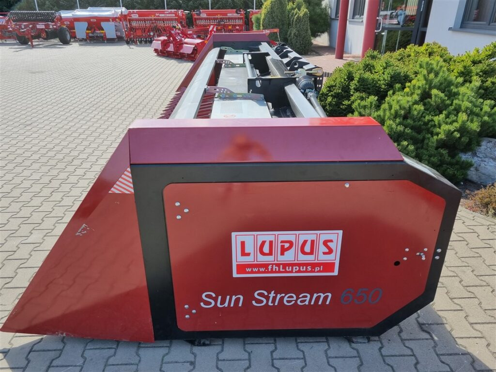 Lupus Sonnenblummenvorsatz / Sunflower harvester / Coupe à tournesol / Сosechadora / Macchina per la raccolta dei girasoli / Жатка для подсолнечника / Przystawka do słonecznika 6,5 m - Plataforma para colher girassol: foto 3 Lupus Sonnenblummenvorsatz / Sunflower harvester / Coupe à tournesol / Сosechadora / Macchina per la raccolta dei girasoli / Жатка для подсолнечника / Przystawka do słonecznika 6,5 m - Plataforma para colher girassol: foto 3