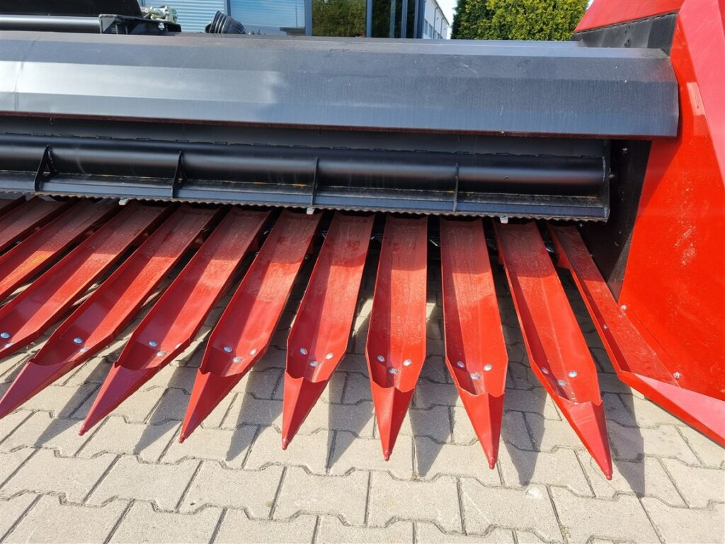 Lupus Sonnenblummenvorsatz / Sunflower harvester / Coupe à tournesol / Сosechadora / Macchina per la raccolta dei girasoli / Жатка для подсолнечника / Przystawka do słonecznika 6,5 m - Plataforma para colher girassol: foto 2 Lupus Sonnenblummenvorsatz / Sunflower harvester / Coupe à tournesol / Сosechadora / Macchina per la raccolta dei girasoli / Жатка для подсолнечника / Przystawka do słonecznika 6,5 m - Plataforma para colher girassol: foto 2