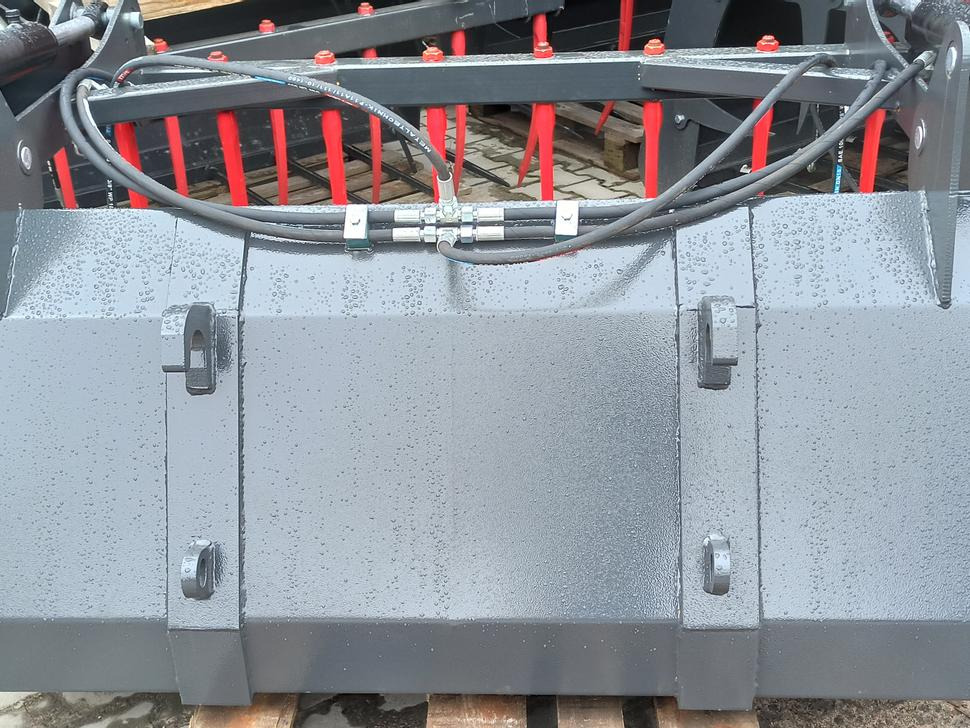 METAL-TECHNIK Krokodilschaufel / Manure grab godet / Grappin à fumier / Benna coccodrillo / Ковш-захват / Łyżko-krokodyl 2 m - Balde de Balde: foto 3 METAL-TECHNIK Krokodilschaufel / Manure grab godet / Grappin à fumier / Benna coccodrillo / Ковш-захват / Łyżko-krokodyl 2 m - Balde de Balde: foto 3