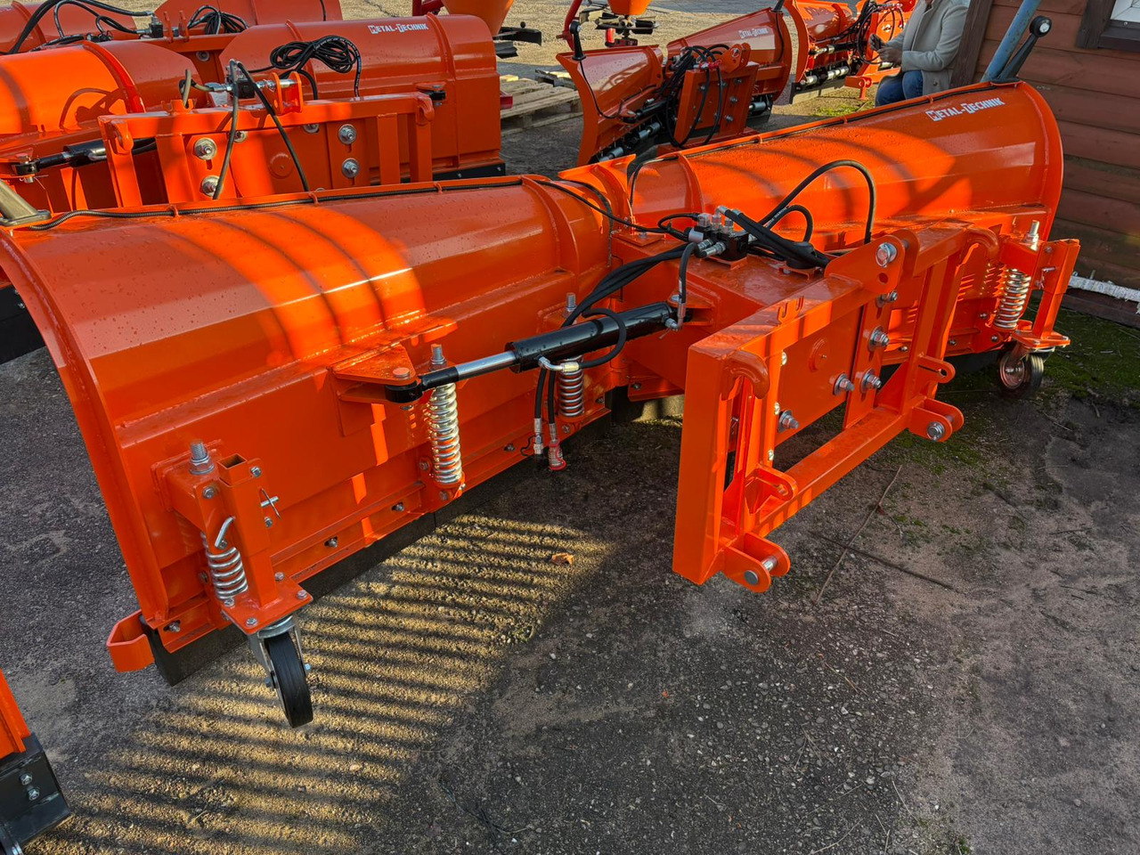 METAL-TECHNIK Schneeschild / Snow plow / Lame à neige / Sgombraneve dritto / Снегоочистель / Pług odśnieżny 3 m - Lâmina limpa-neves de Lâmina limpa-neves: foto 3 METAL-TECHNIK Schneeschild / Snow plow / Lame à neige / Sgombraneve dritto / Снегоочистель / Pług odśnieżny 3 m - Lâmina limpa-neves de Lâmina limpa-neves: foto 3