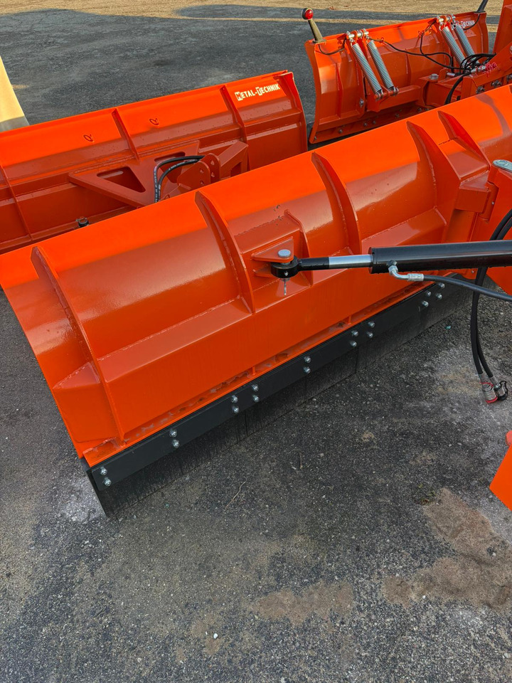 METAL-TECHNIK Schneeschild / Snow plow / Lame à neige / sgombraneve dritto / Cнегоочиститель / Pług odśnieżny prosty 3 m - Lâmina limpa-neves de Lâmina limpa-neves: foto 4 METAL-TECHNIK Schneeschild / Snow plow / Lame à neige / sgombraneve dritto / Cнегоочиститель / Pług odśnieżny prosty 3 m - Lâmina limpa-neves de Lâmina limpa-neves: foto 4