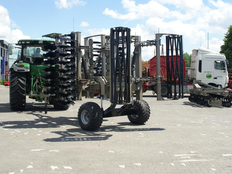 ROLEX Hydraulische Scheibenegge / Hydraulic discs harrow / Dechaumeur à disques / Erpice a dischi / Гидравлическая дисковая борона / Brona talerzowa hydraulicznie składana ciężka 4 m - Grades de discos: foto 4 ROLEX Hydraulische Scheibenegge / Hydraulic discs harrow / Dechaumeur à disques / Erpice a dischi / Гидравлическая дисковая борона / Brona talerzowa hydraulicznie składana ciężka 4 m - Grades de discos: foto 4