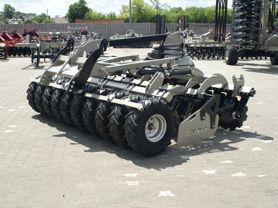 Grades de discos nuevo ROLEX Scheibenegge /  Disc harrow with hydropack and tire roller / Dechaumeur à disques / Erpice a dischi / Дисковая борона с гидропаком и колёсным катком / Agregat talerzowy uprawowy z hydropackiem i: foto 10