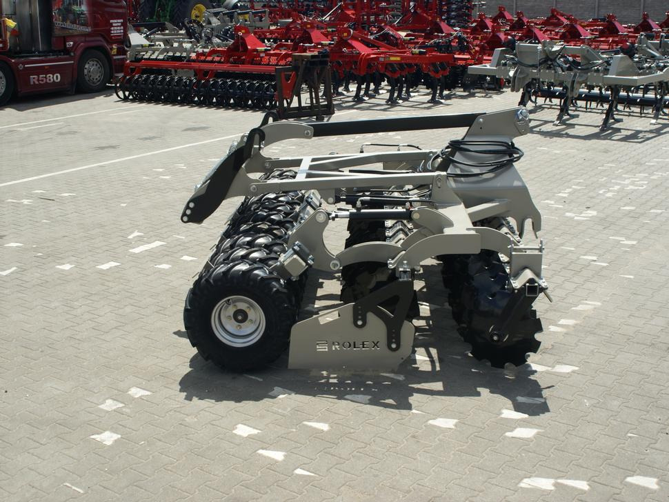 Grades de discos nuevo ROLEX Scheibenegge /  Disc harrow with hydropack and tire roller / Dechaumeur à disques / Erpice a dischi / Дисковая борона с гидропаком и колёсным катком / Agregat talerzowy uprawowy z hydropackiem i: foto 9