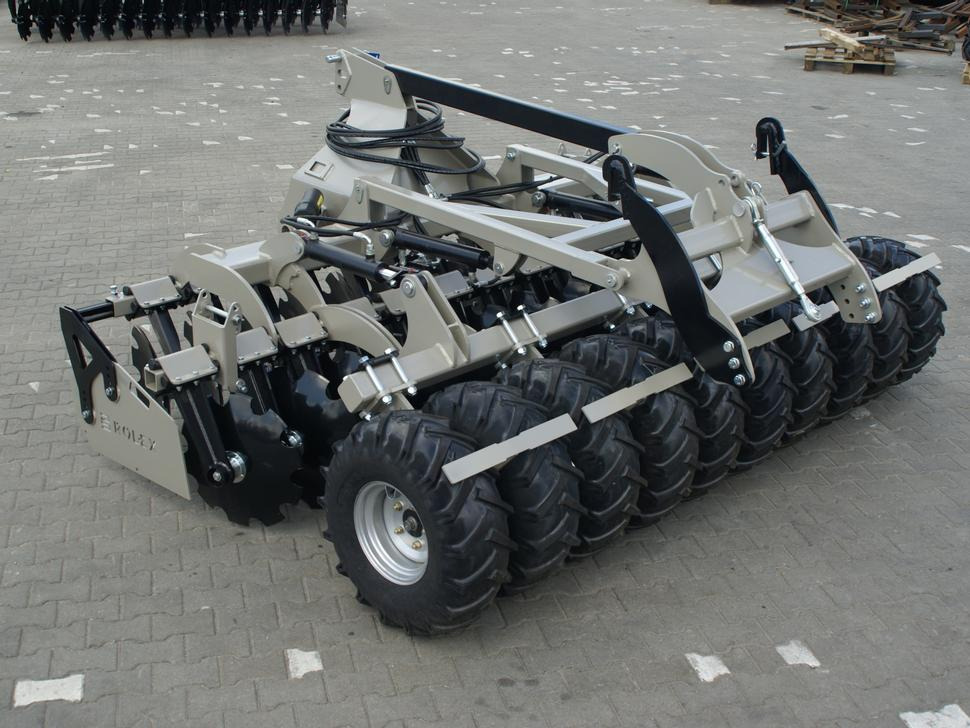 Grades de discos nuevo ROLEX Scheibenegge /  Disc harrow with hydropack and tire roller / Dechaumeur à disques / Erpice a dischi / Дисковая борона с гидропаком и колёсным катком / Agregat talerzowy uprawowy z hydropackiem i: foto 16