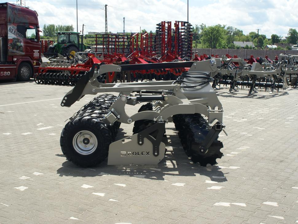 Grades de discos nuevo ROLEX Scheibenegge /  Disc harrow with hydropack and tire roller / Dechaumeur à disques / Erpice a dischi / Дисковая борона с гидропаком и колёсным катком / Agregat talerzowy uprawowy z hydropackiem i: foto 8